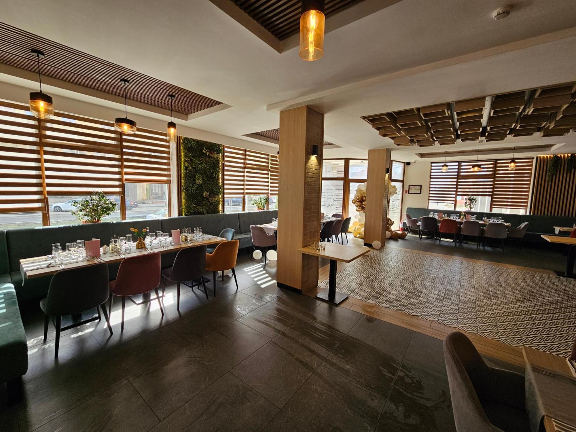 Hotel Bulevard Făgăraş Exteriör bild