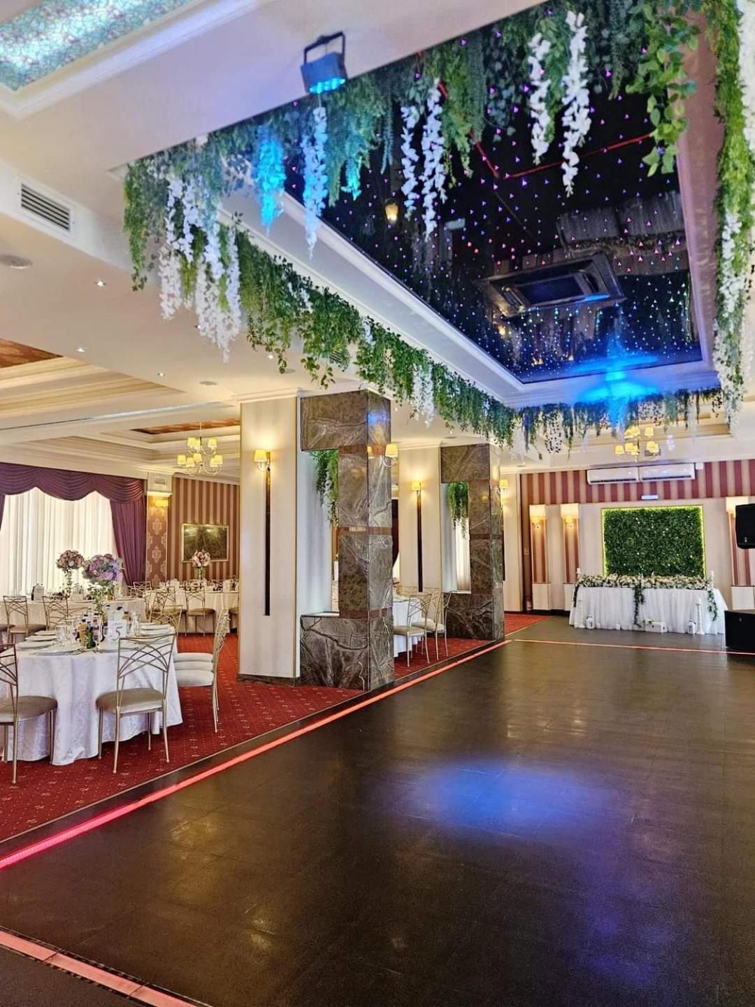 Hotel Bulevard Făgăraş Exteriör bild