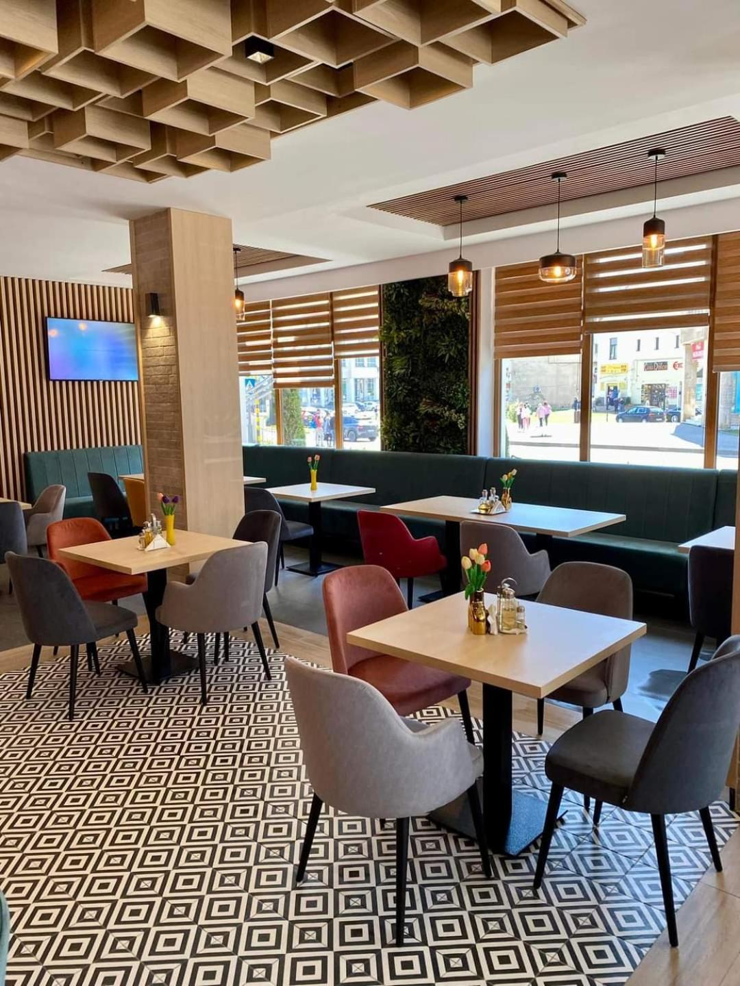 Hotel Bulevard Făgăraş Exteriör bild